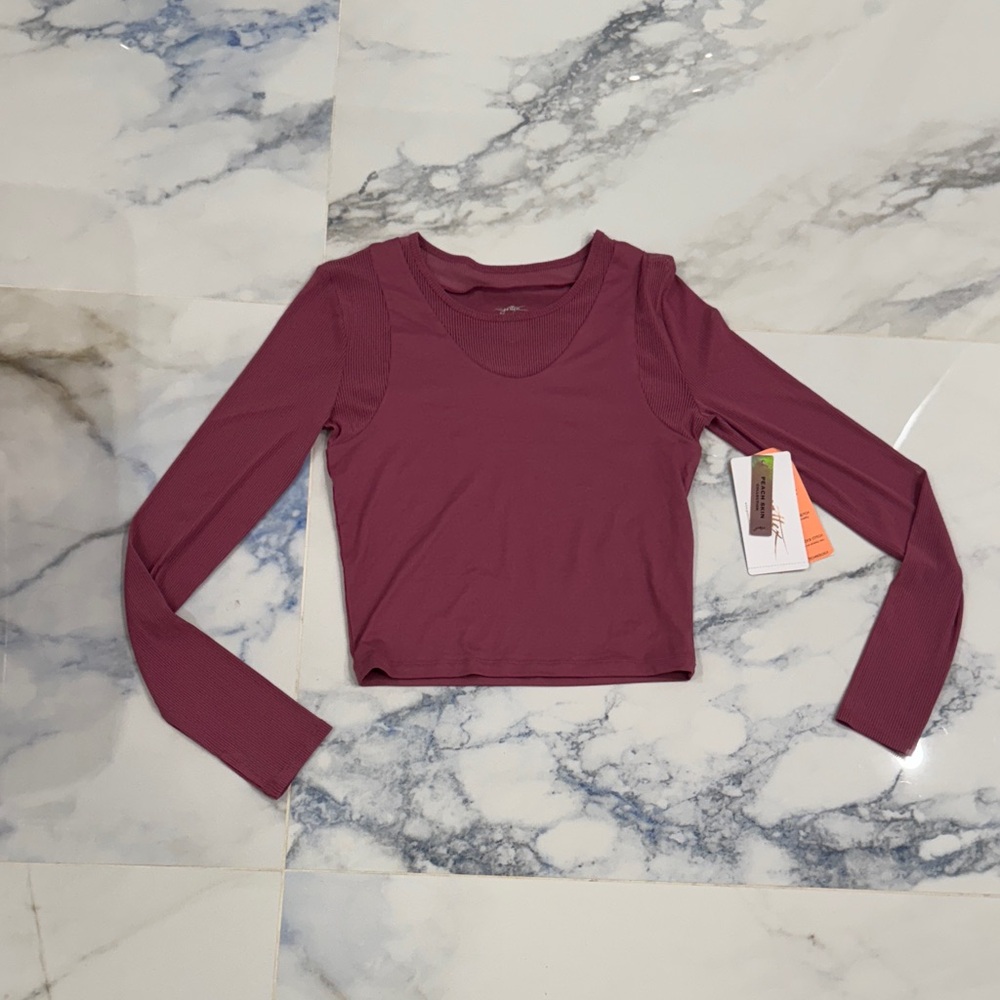 New Gottex Long Sleeve Athletic Top medium workout breathable sweat wicking NWT